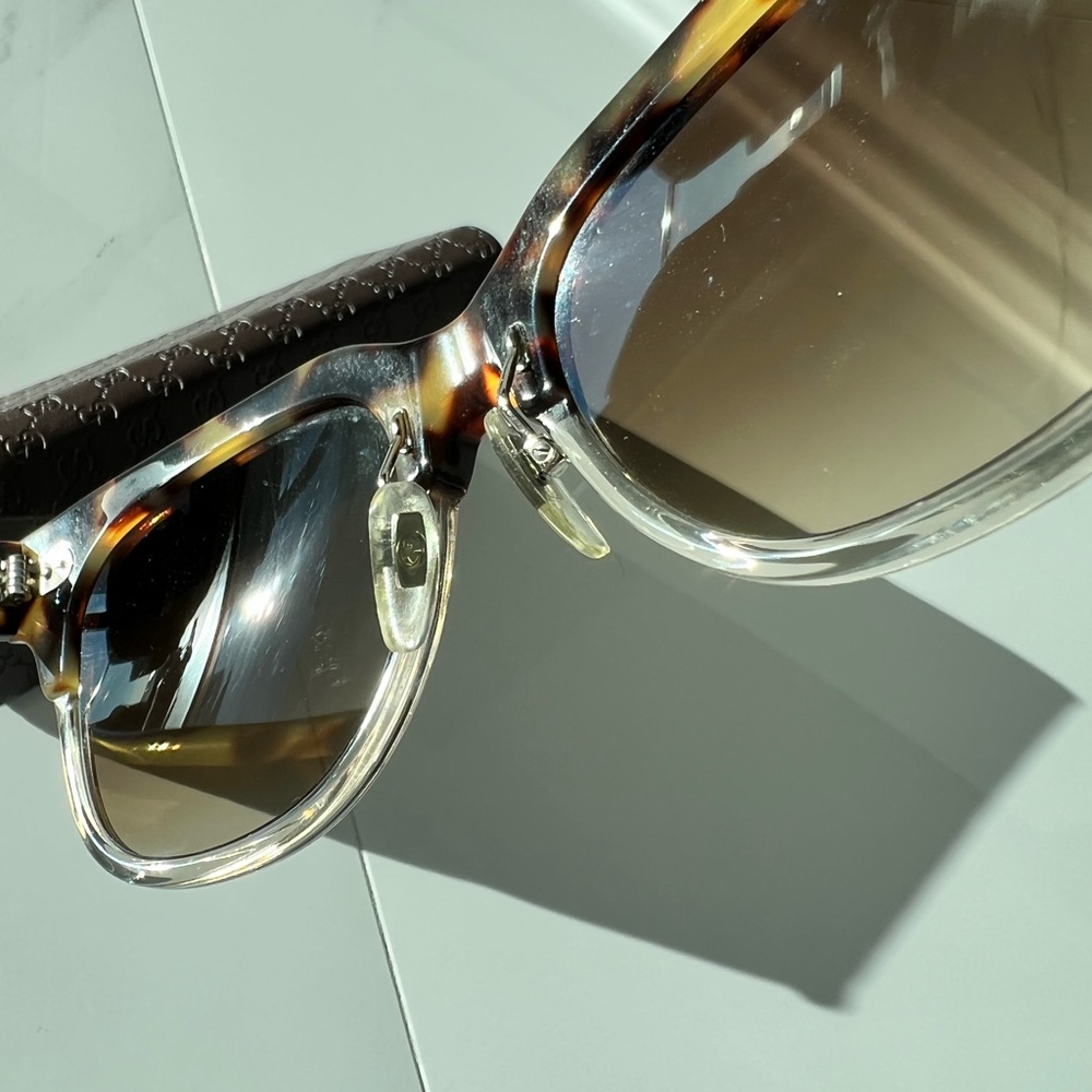 Gucci authentic sunglasses - Picture 7 of 8